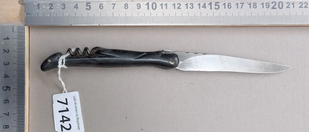 Vintage LAGUIOLE pocket knife—see photos for dimensions and condition