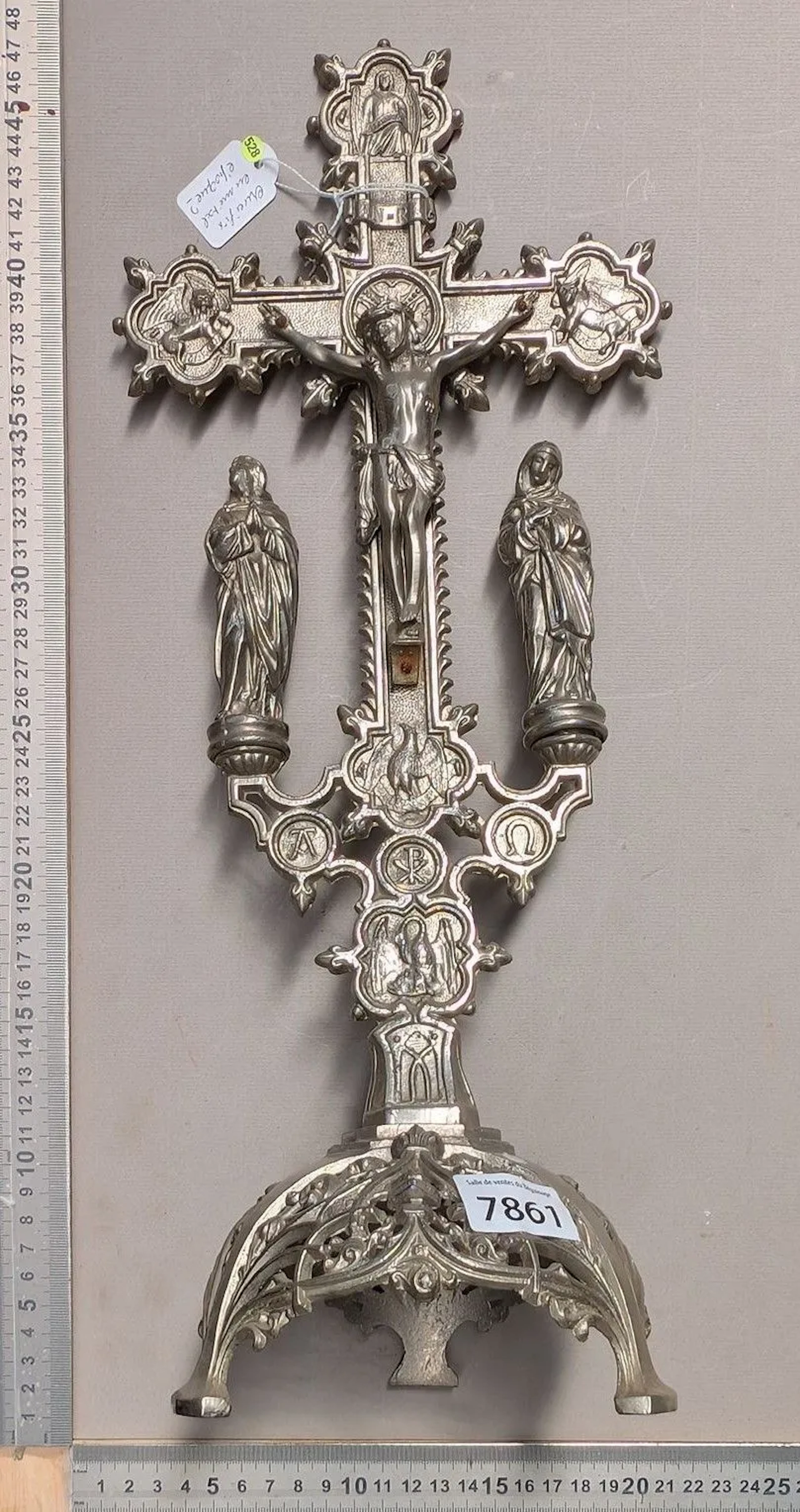 Antique bronze crucifix - See photos for dimensions and condition