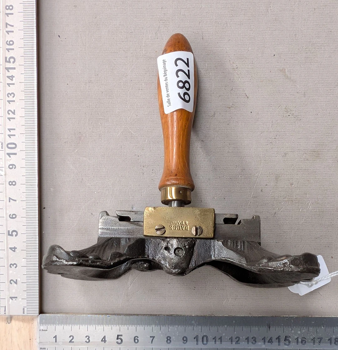 1 antique shoelace crimper (shoemaker's tool) — See photos for dimensions
