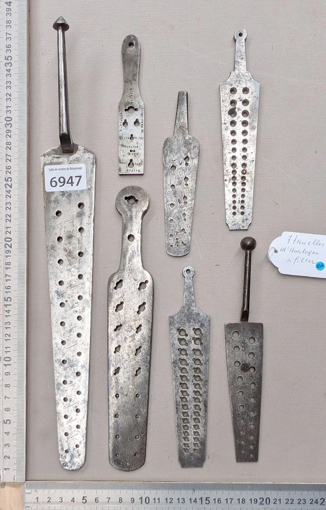 7 watchmaker's trowels for threading - See photos for dimensions and condition