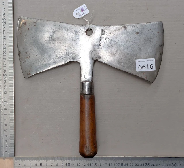 Antique 17th-century steel cleaver - See photos for dimensions and condition