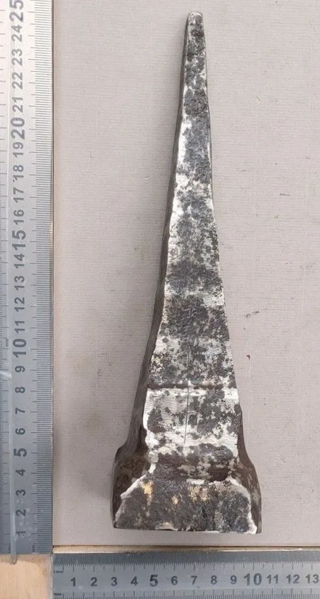 Small 18th-century wrought-iron anvil—see photos for dimensions and condition