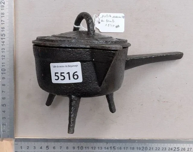 A small cast-iron pot from 1830—see photos for dimensions and condition