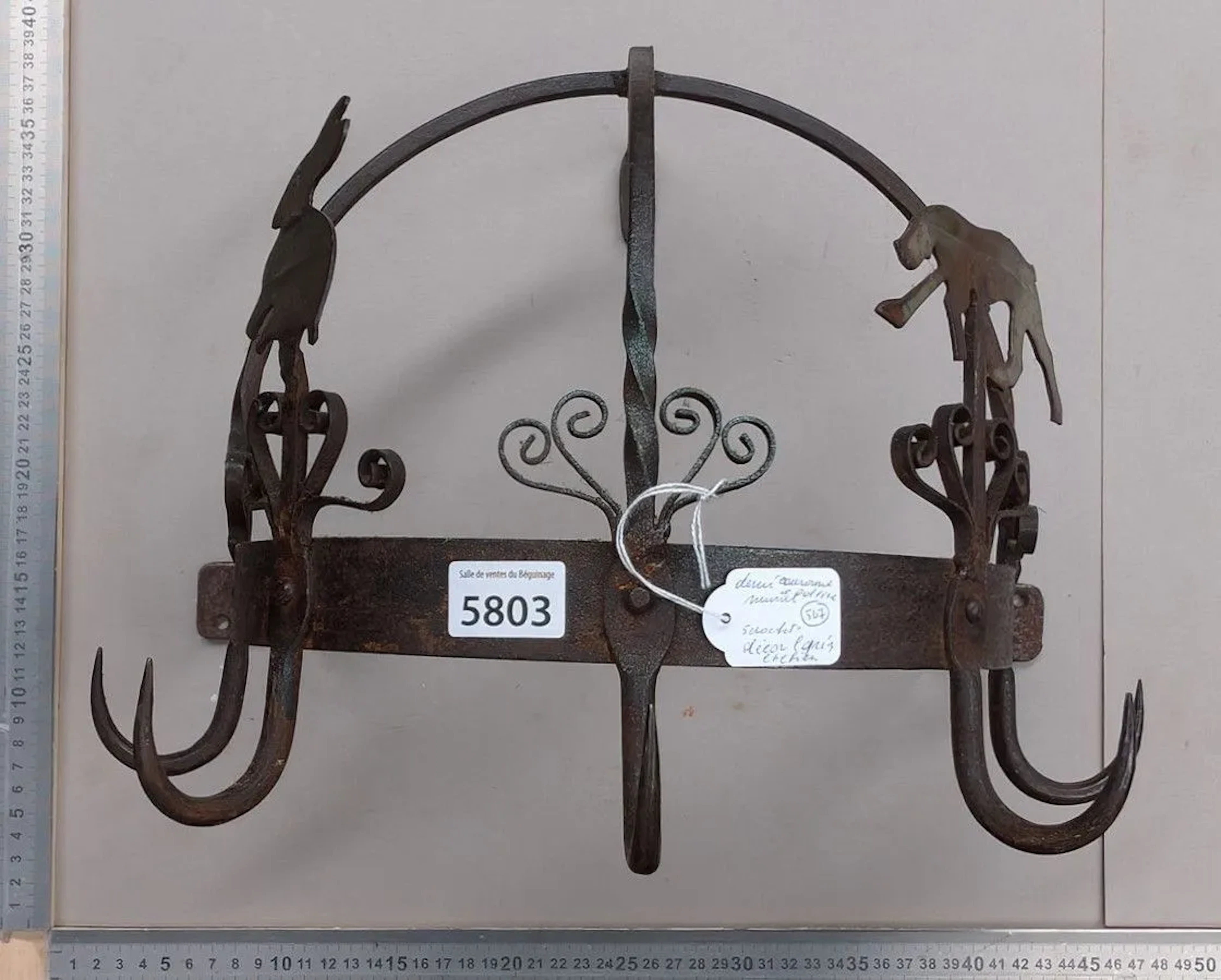 Half-crown wrought-iron kitchen hook rack with 5 hooks—featuring a