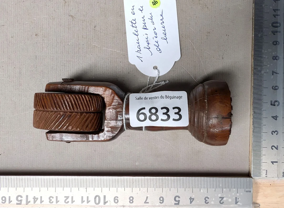 1 boxwood wheel for butter decoration—see photos for dimensions and condition