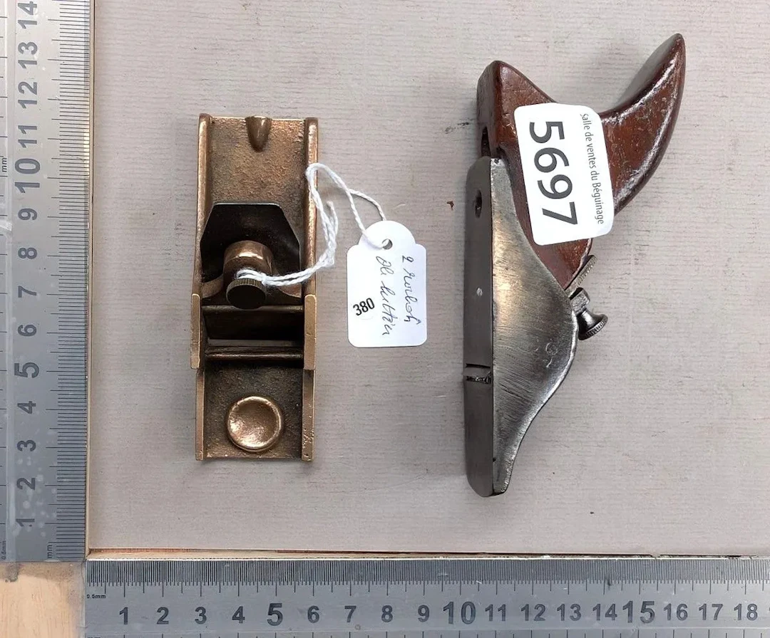 2 small luthier's planes—see photos for dimensions and condition