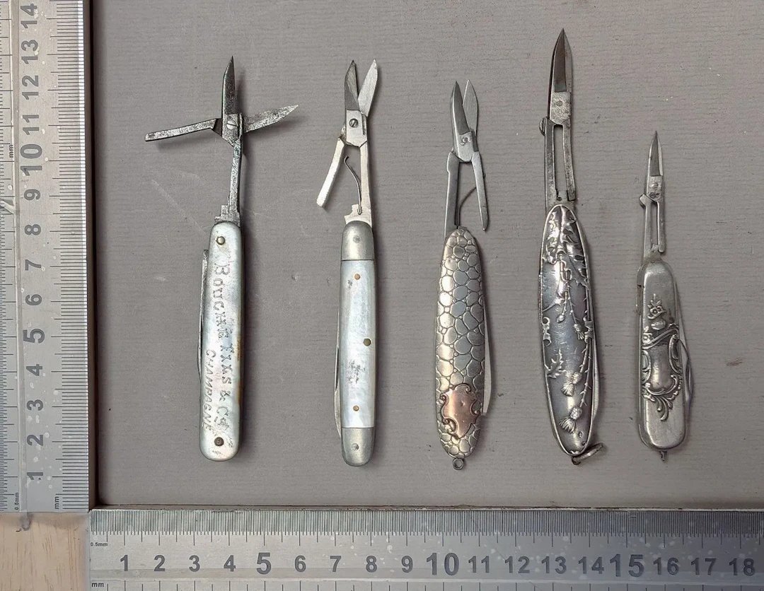 5 antique knives—see photos for dimensions and condition
