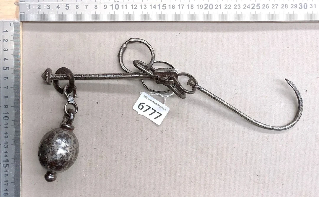Antique 17th-century Roman scale—see photos for dimensions and condition