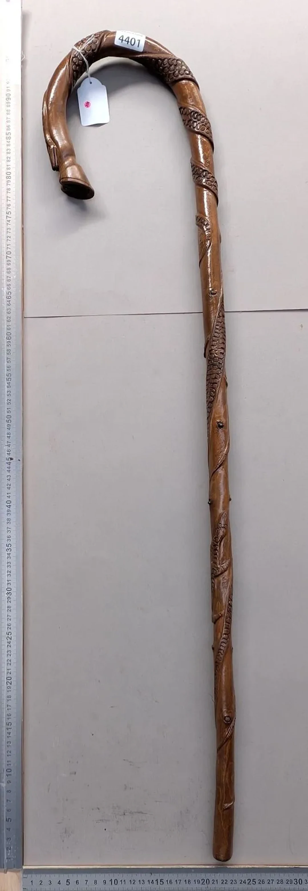 Antique carved twisted cane - See photos for dimensions and condition
