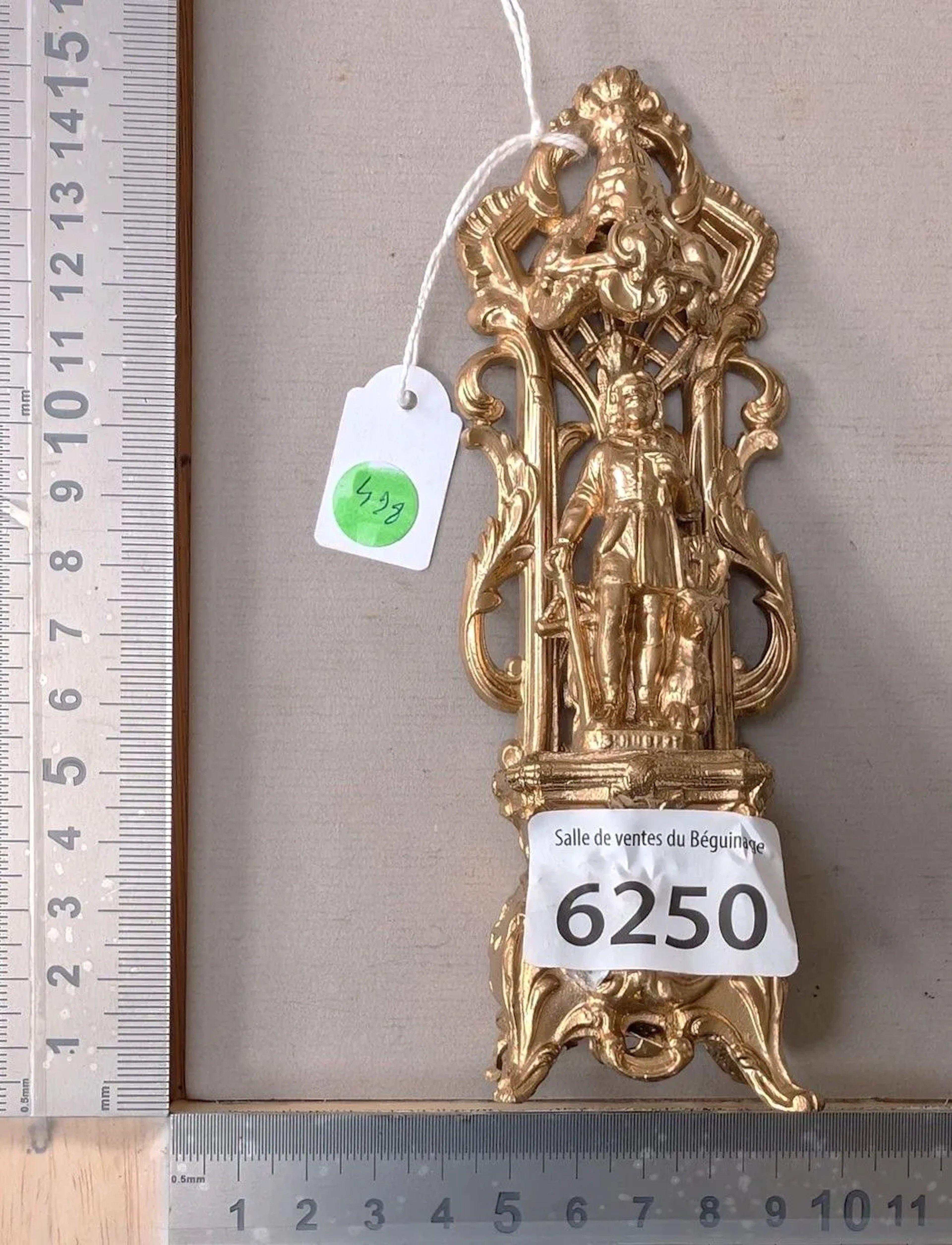 1 St. Hubert figurine made of pewter - See photos for dimensions and condition