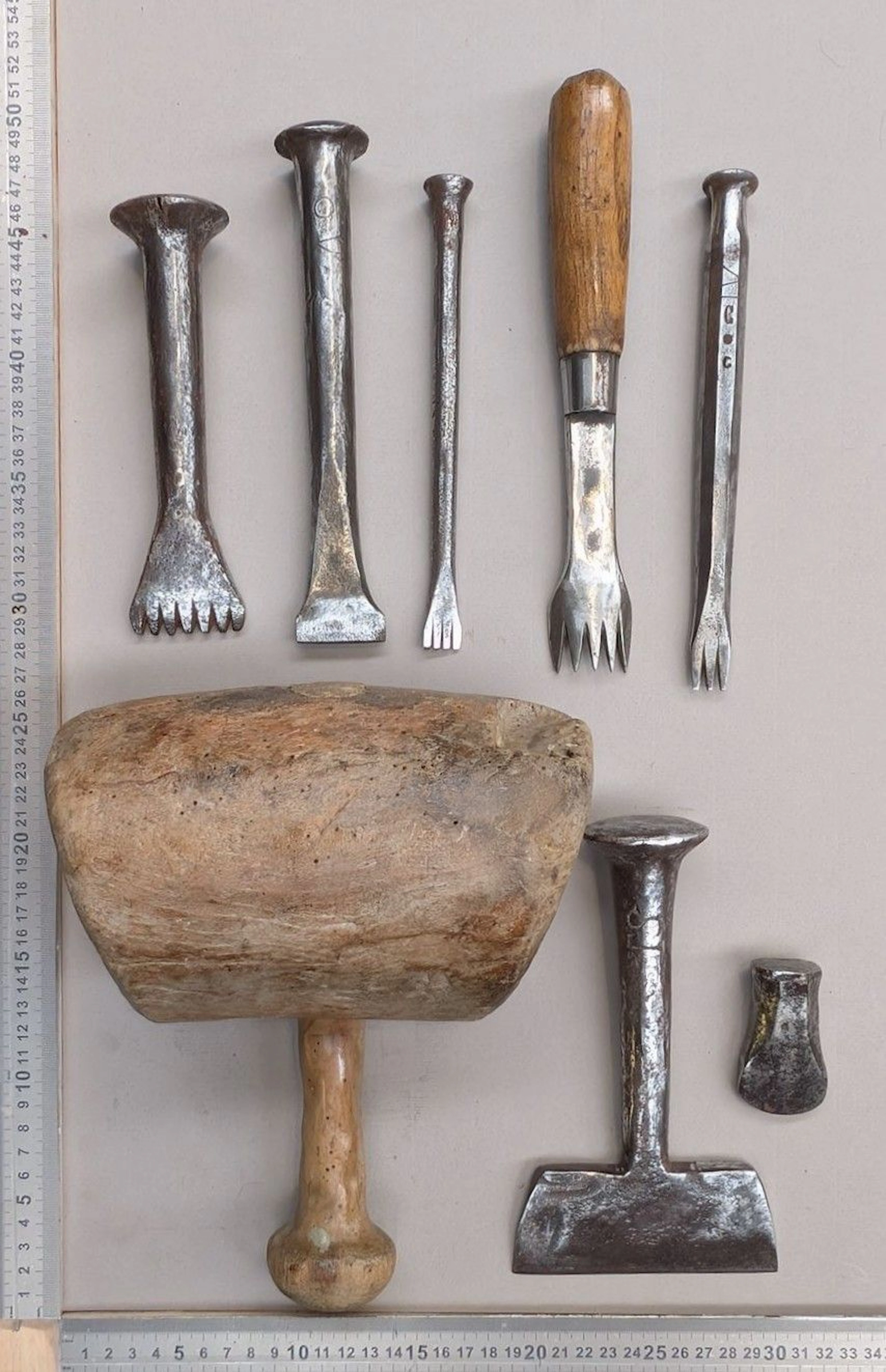 Stone mason's and sculptor's tools—see photos for dimensions and condition