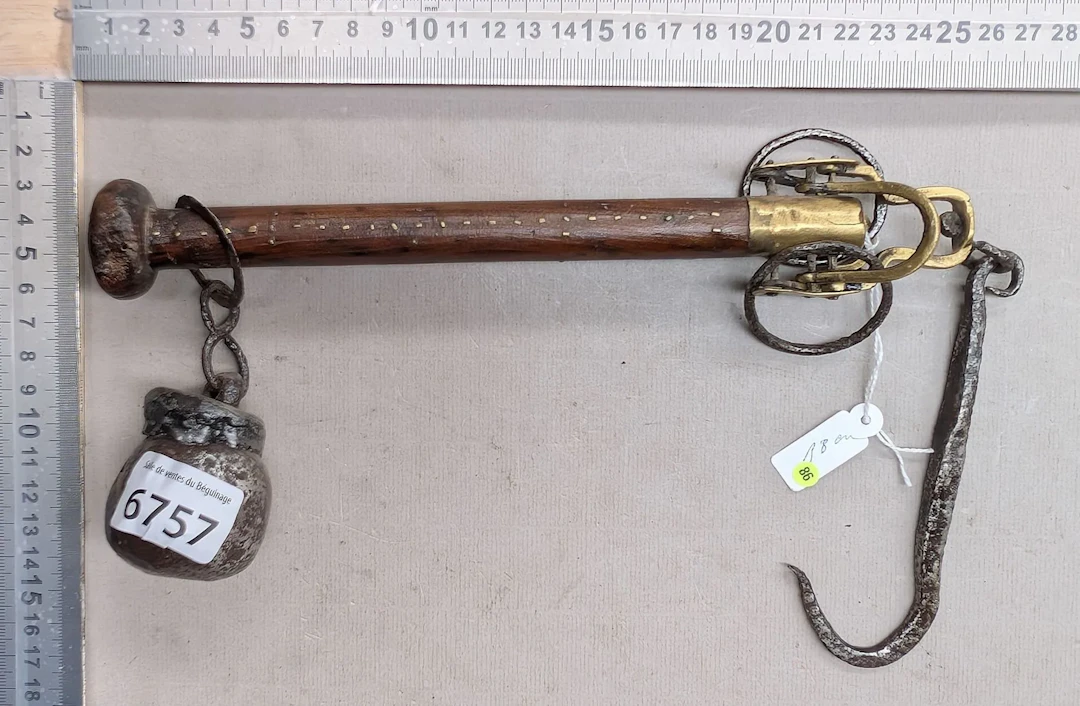Antique 18th-century Roman-style scale—see photos for dimensions and condition