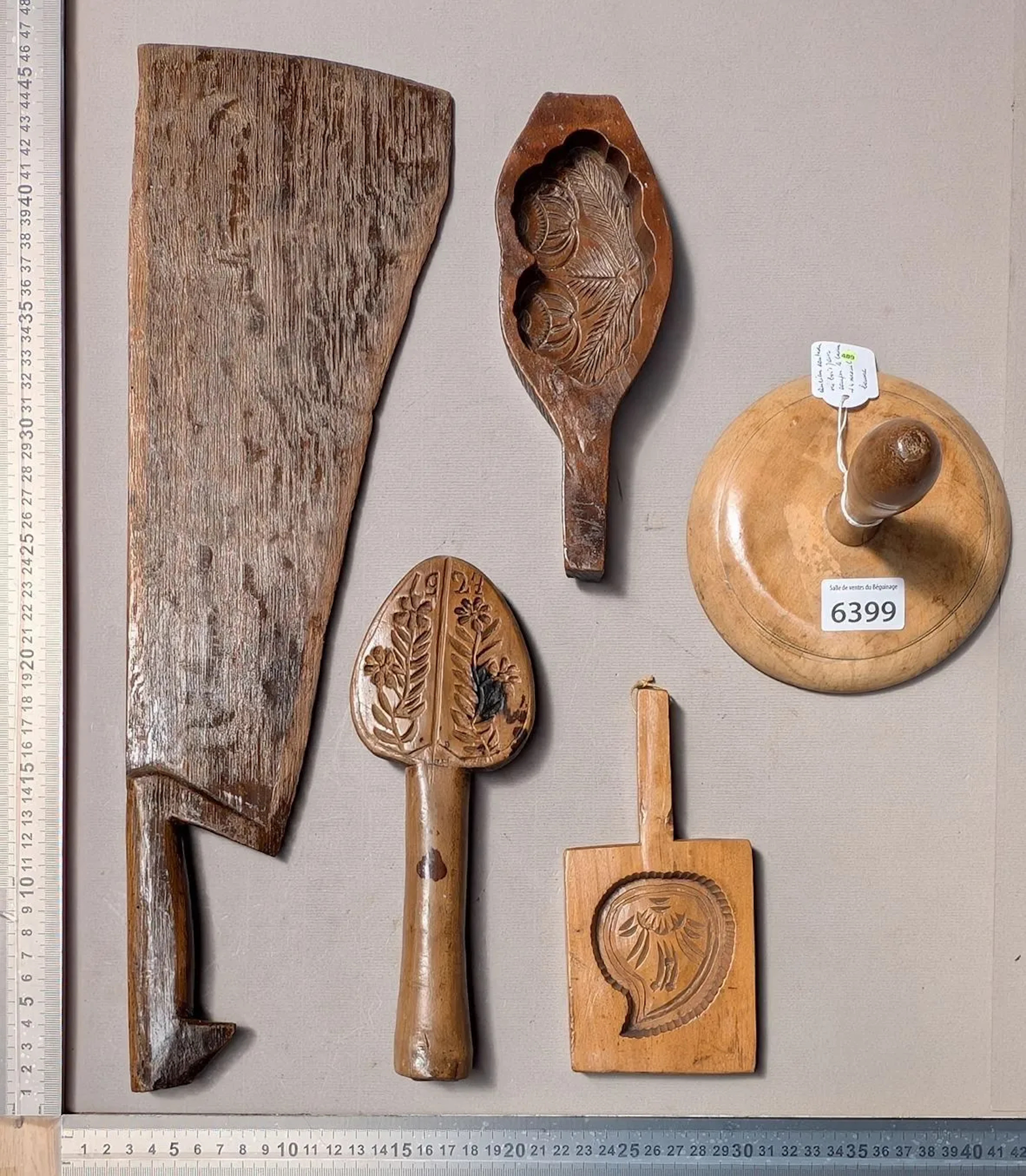 1 antique butter knife and 4 wooden molds—see photos for dimensions