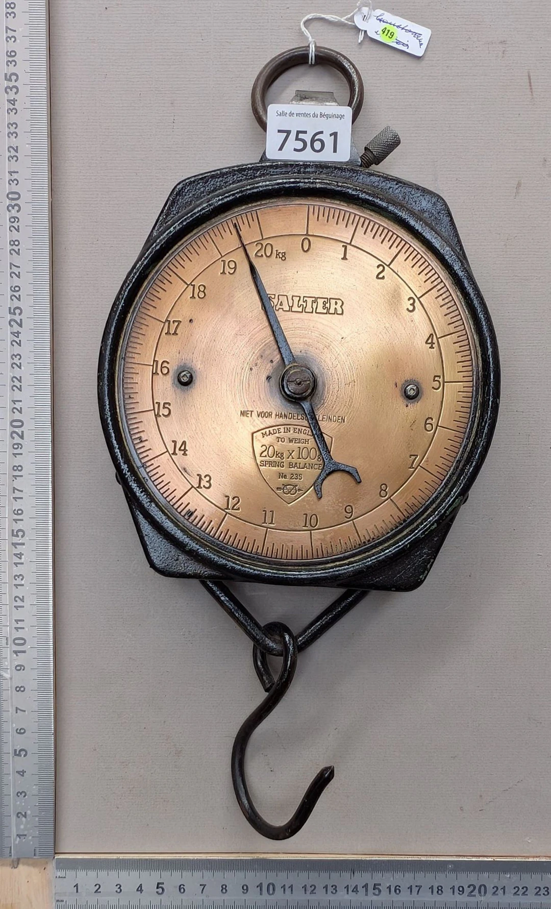 1 vintage SALTER ENGLAND scale—see photos for dimensions and condition