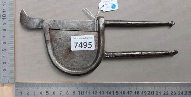 1 antique 18th-century wrought-iron betel cup—see photos for dimensions