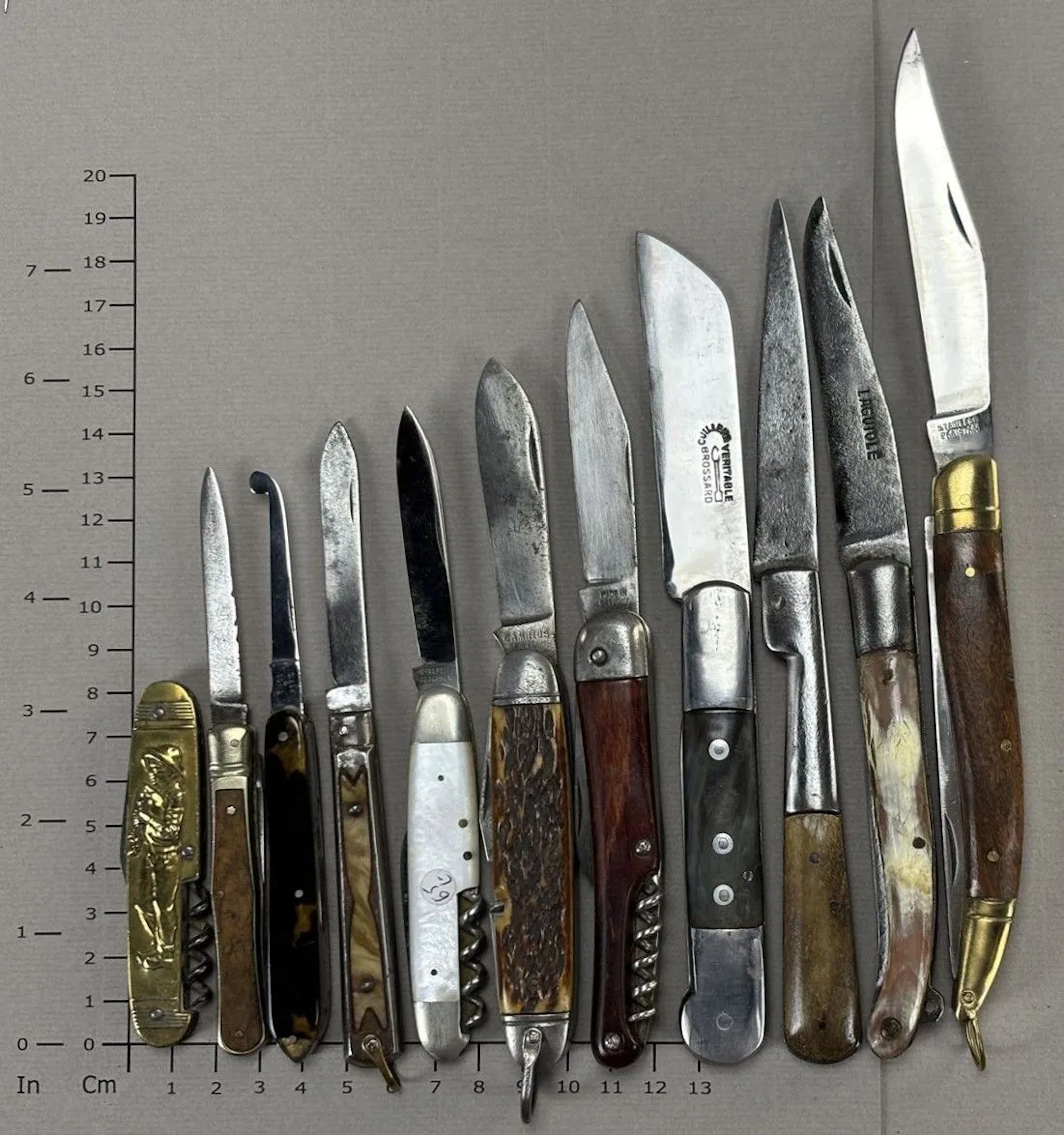 Set of antique knives or pocket knives—see photos for dimensions and condition