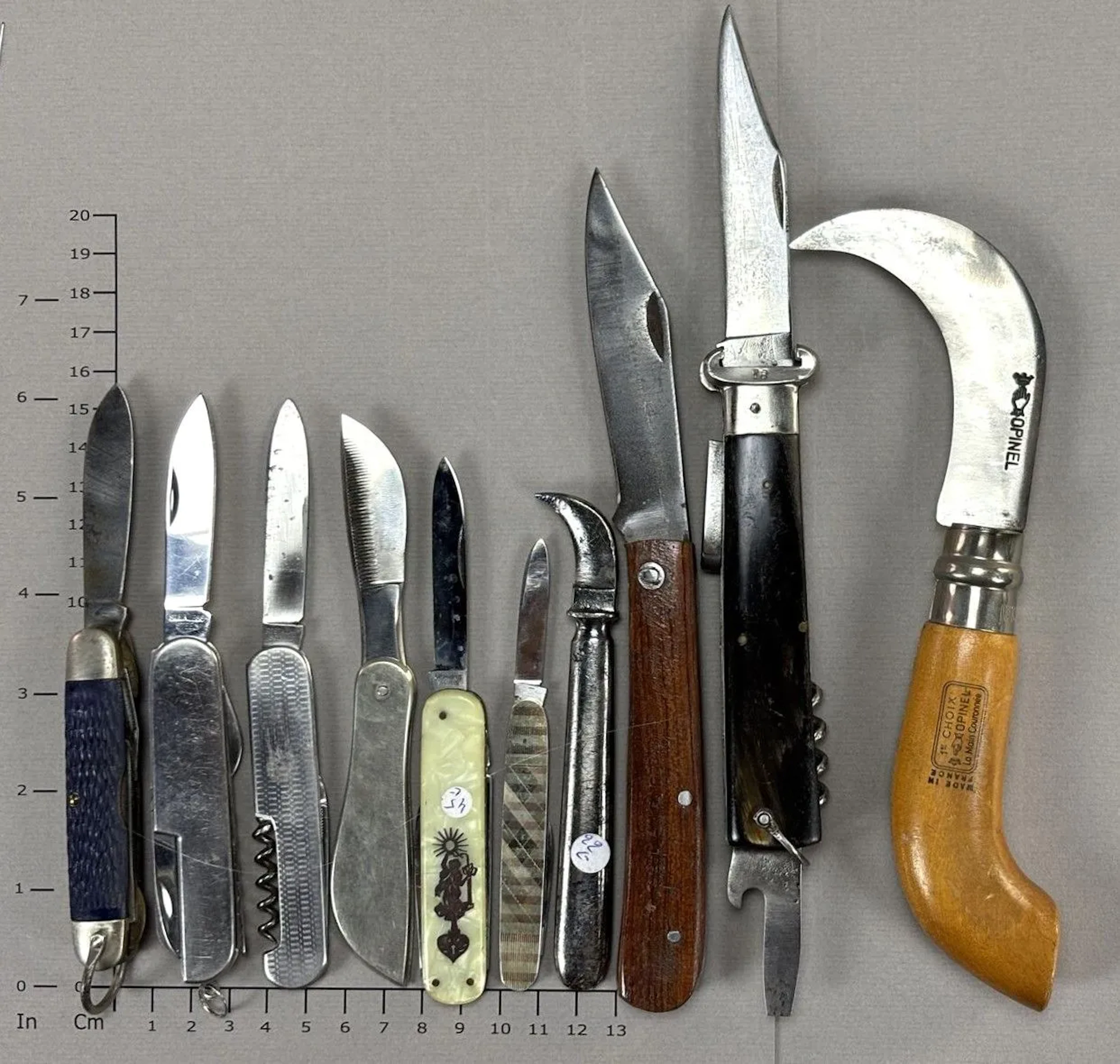 Set of antique knives or pocket knives—see photos for dimensions and condition