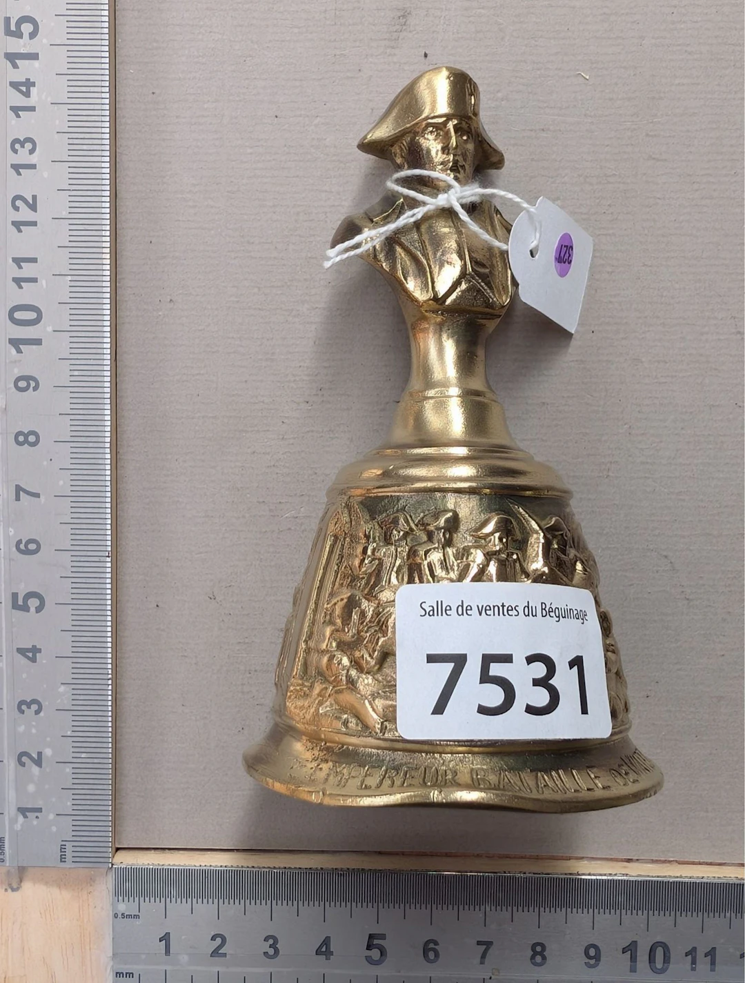 1 pretty little bronze bell—see photos for dimensions and condition
