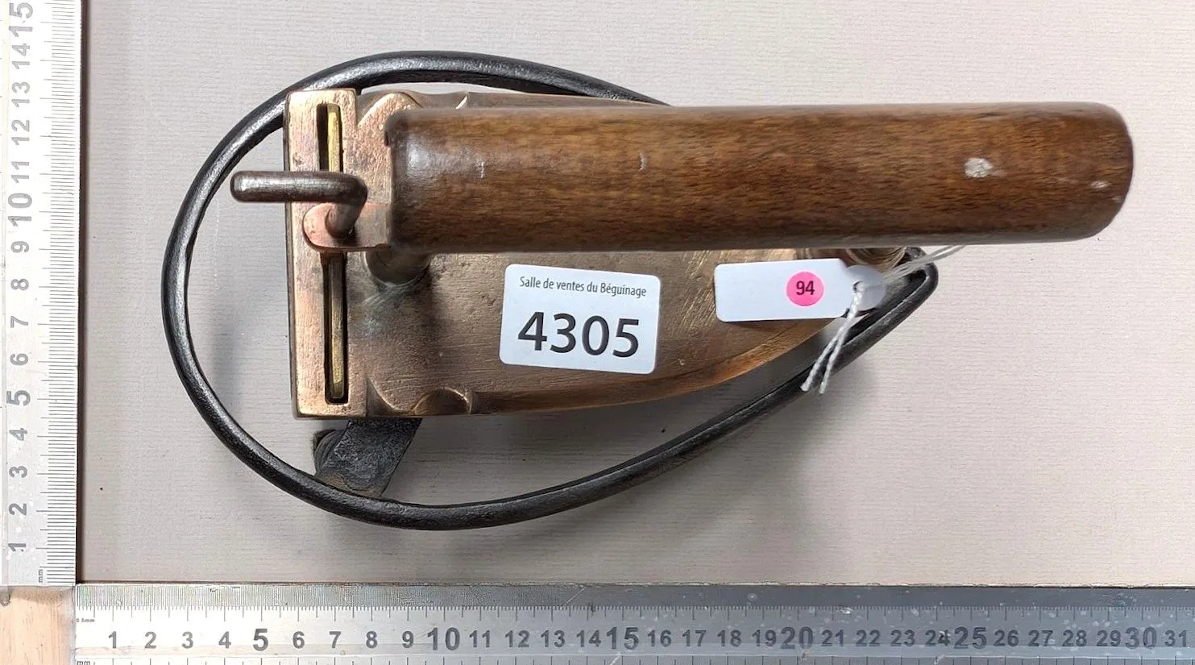Antique iron - See photos for dimensions and condition