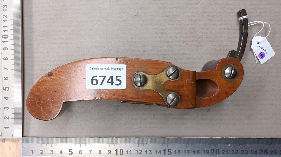 1 antique bodywork plane (tarabiscot) — See photos for dimensions and condition