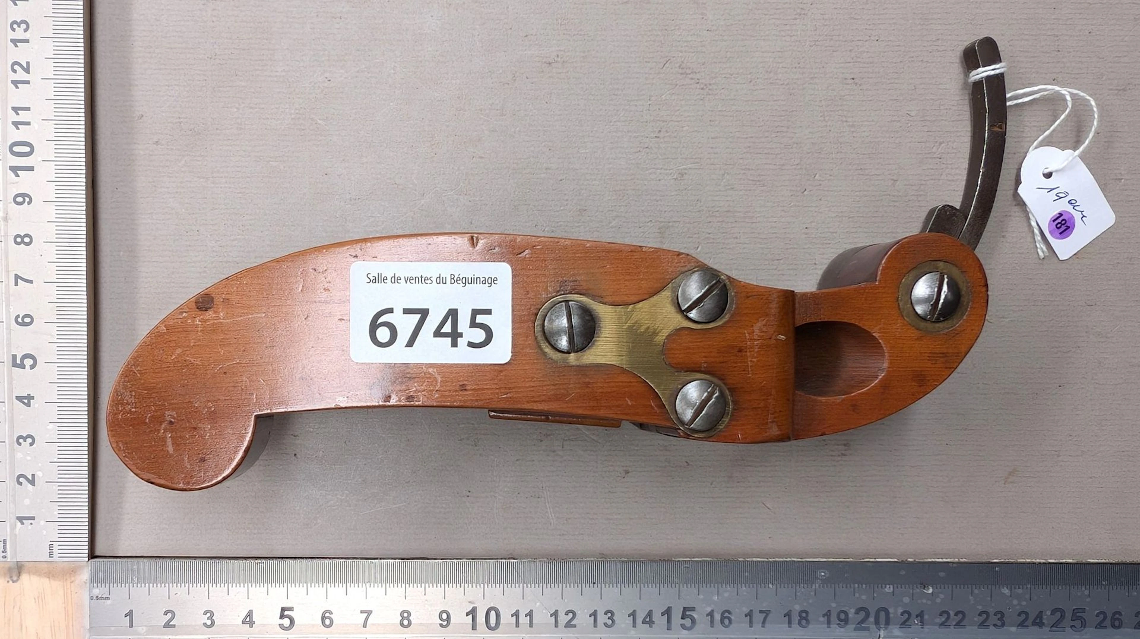 1 antique bodywork plane (tarabiscot) — See photos for dimensions and condition