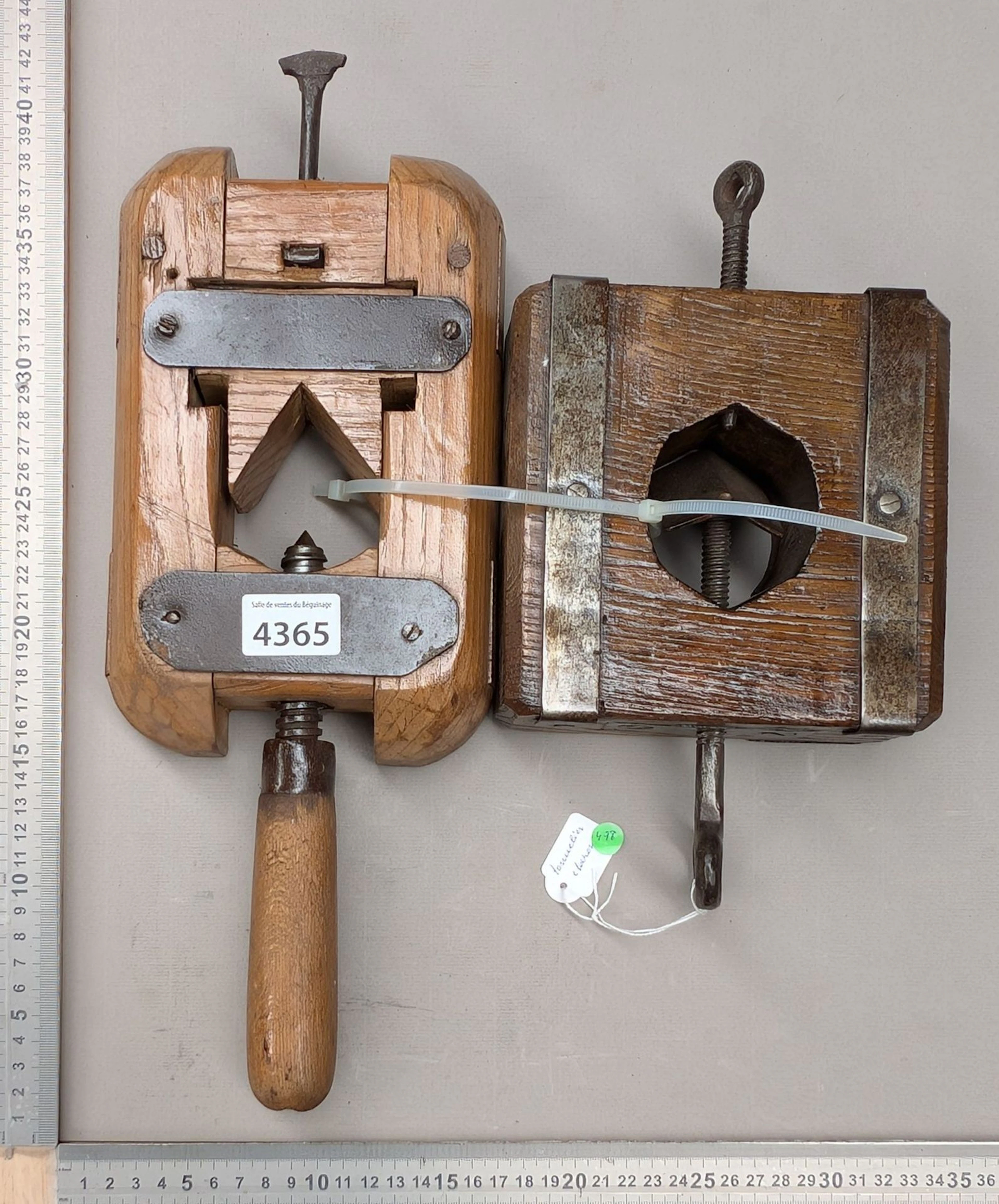 2 tools for turning square wooden staves—Dimensions and condition