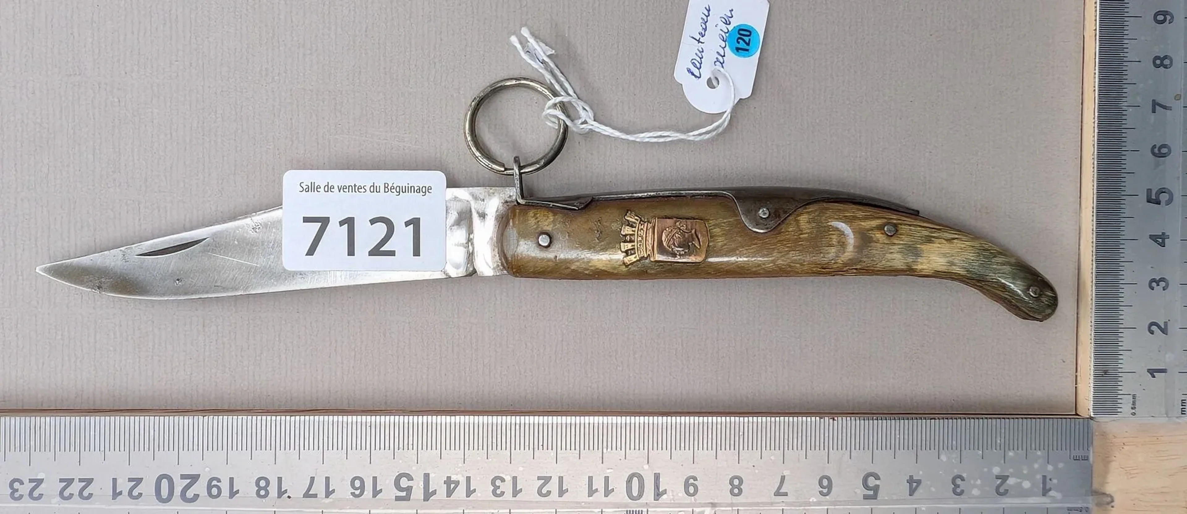 Antique single-blade pocket knife—see photos for dimensions and condition
