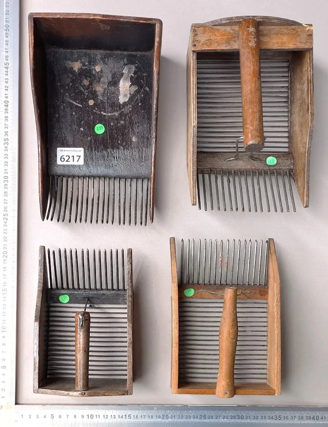 4 antique blueberry combs—see photos for dimensions and condition