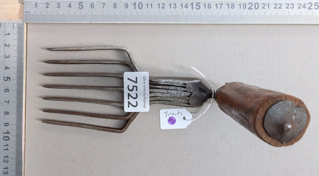 Antique 18th-century carding comb, 7 teeth—see photos for dimensions