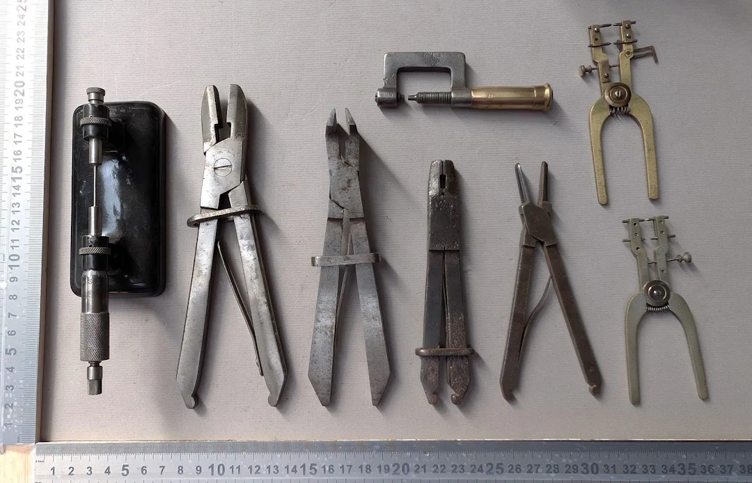 8 watchmaker's tools—see photos for dimensions and condition