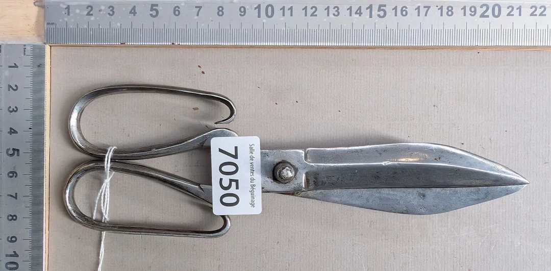 Large pair of wrought-iron scissors, A. LUNEVILLE, 18th century—see