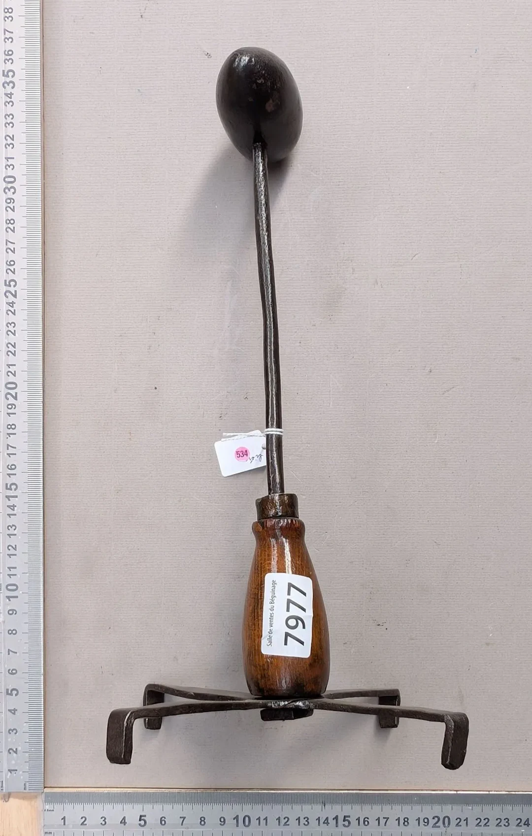 1 antique lace iron—see photos for dimensions and condition