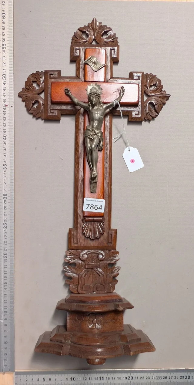 Antique wooden crucifix - See photos for dimensions and condition