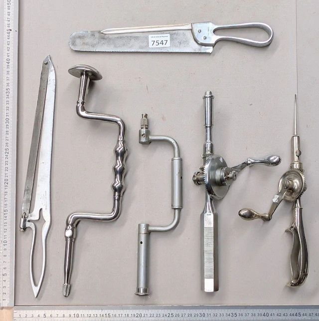 4 medical instruments: 2 crankshafts + 2 saws—See photos for dimensions