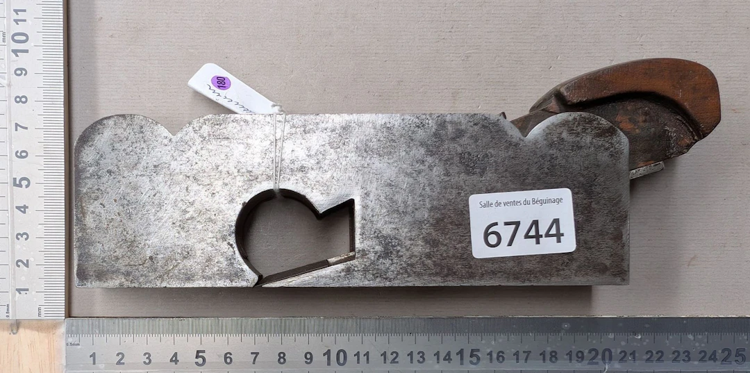 1 beautiful antique plane—see photos for dimensions and condition