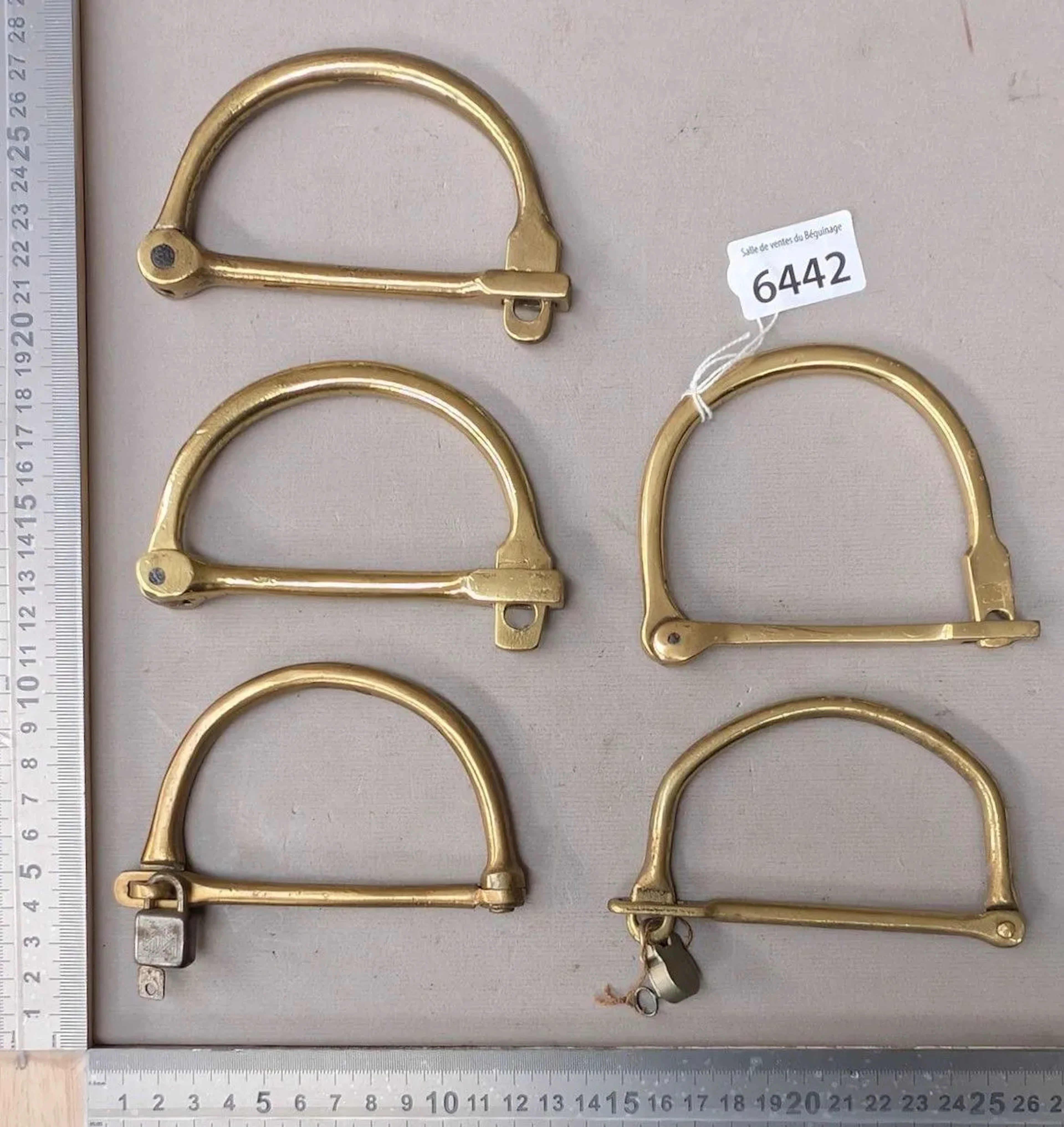 5 old padlocks, two of which come with keys—see photos for dimensions