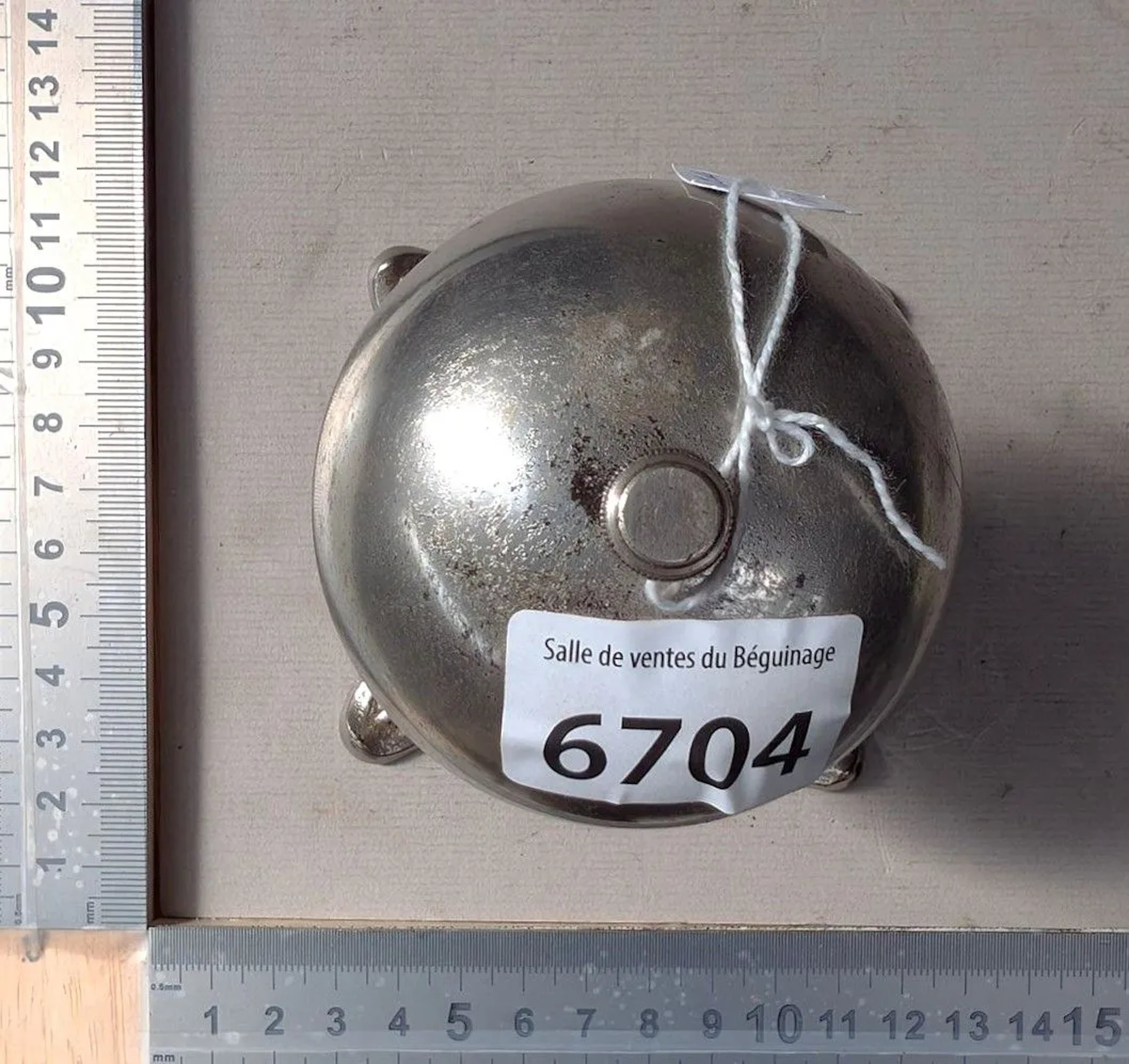 1 bronze counter bell—see photos for dimensions and condition