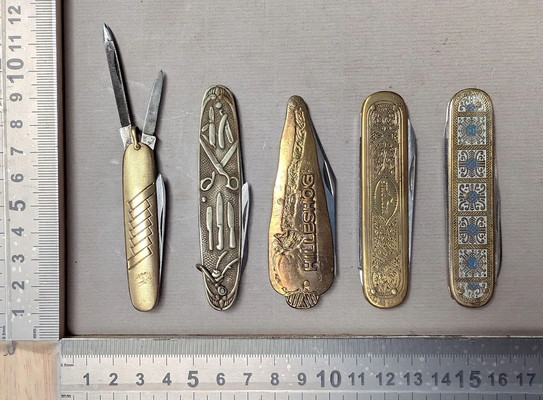 5 antique knives—see photos for dimensions and condition