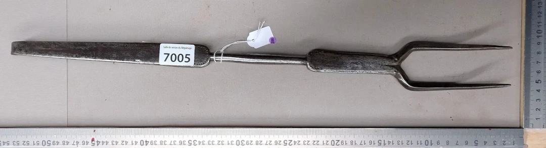 1 antique 18th-century wrought-iron hearth fork, 2 tines—see photos