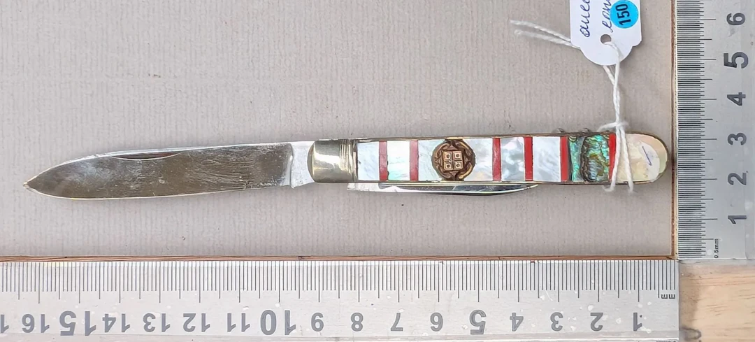 Vintage pocket knife with 2 blades and 1 corkscrew - See photos for