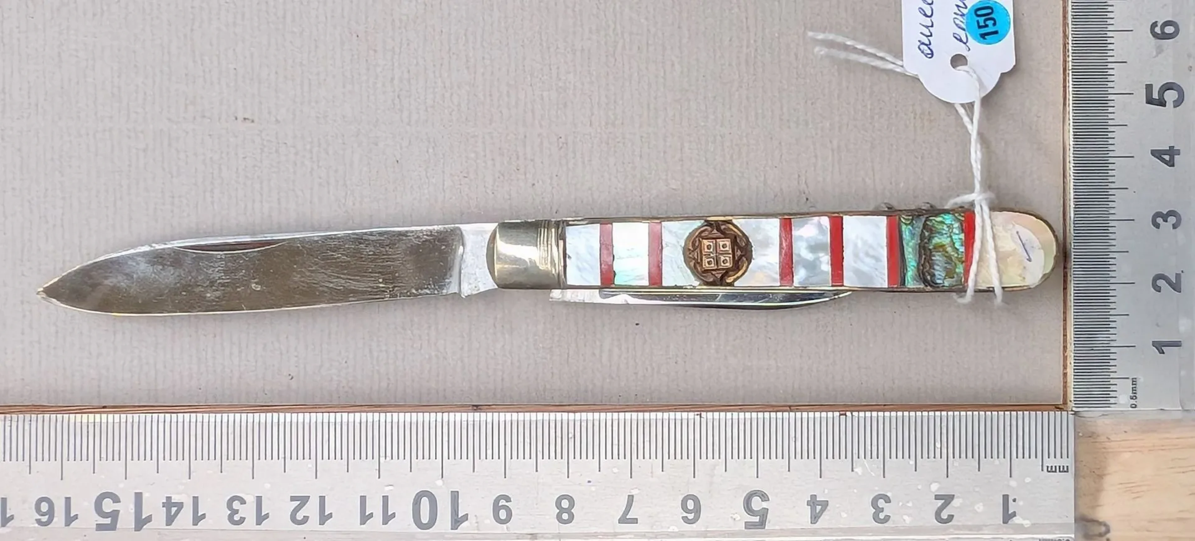 Vintage pocket knife with 2 blades and 1 corkscrew - See photos for