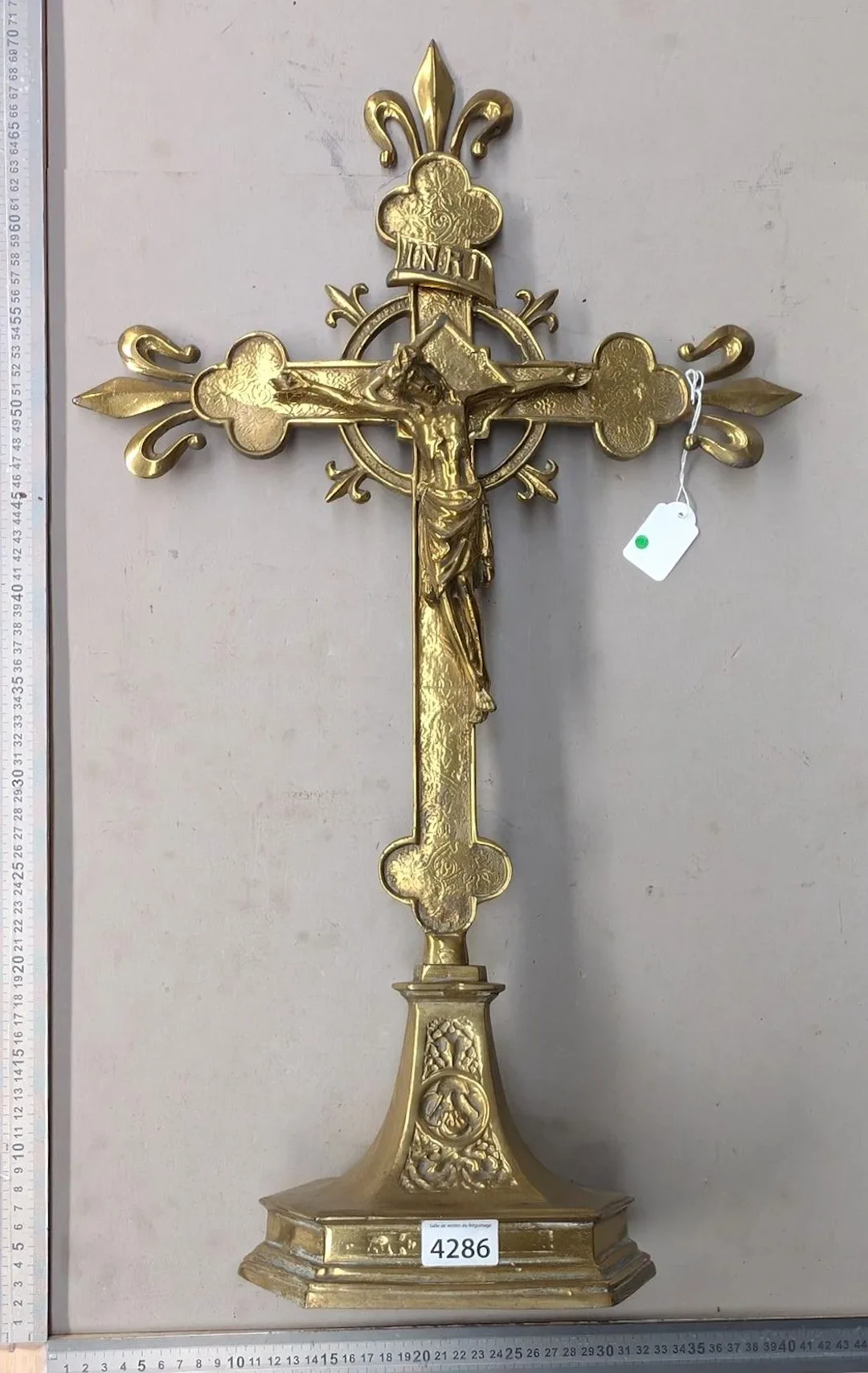 A very beautiful bronze crucifix—date unknown? - See photos for dimensions