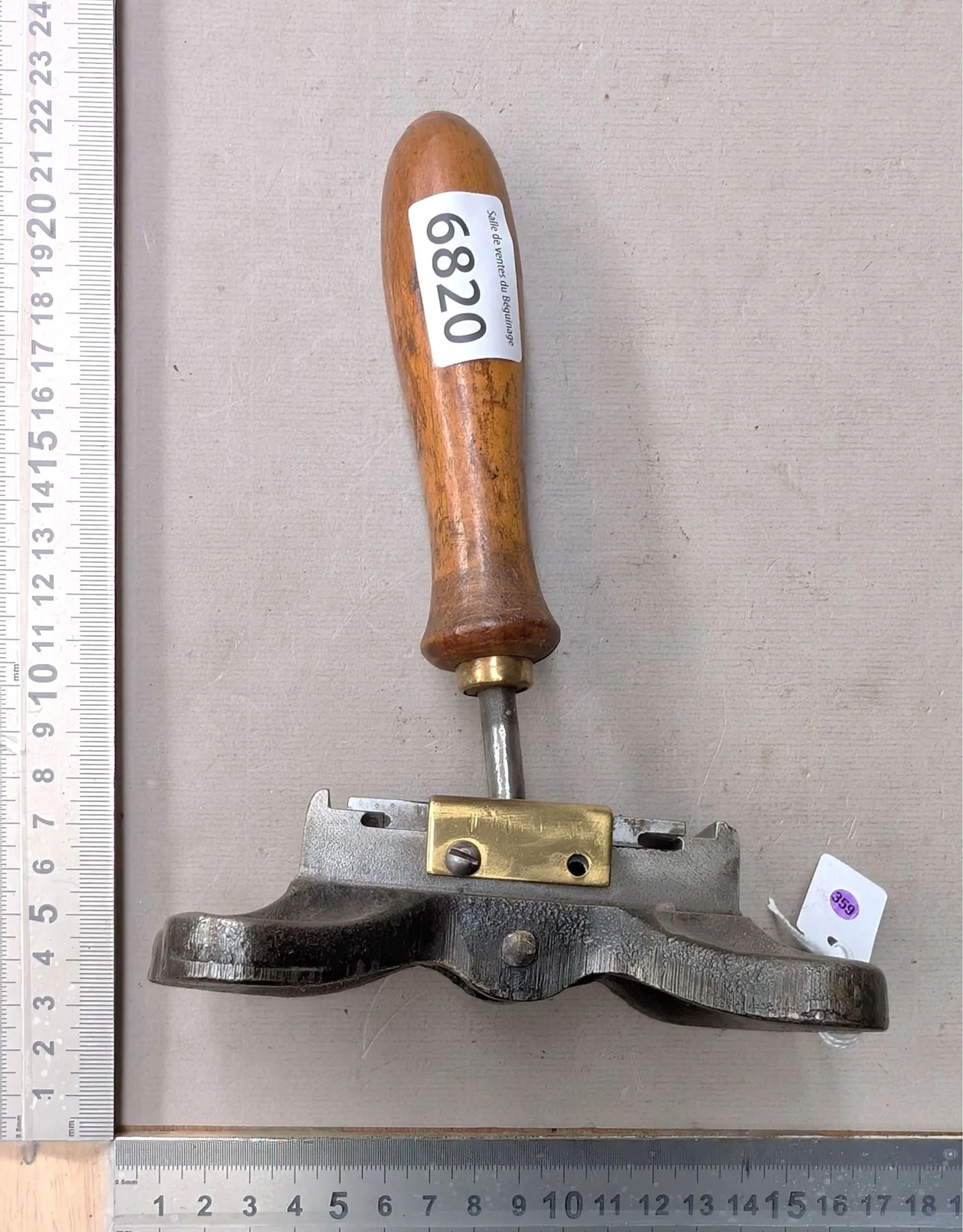 1 antique shoelace crimper (shoemaker's tool) — See photos for dimensions