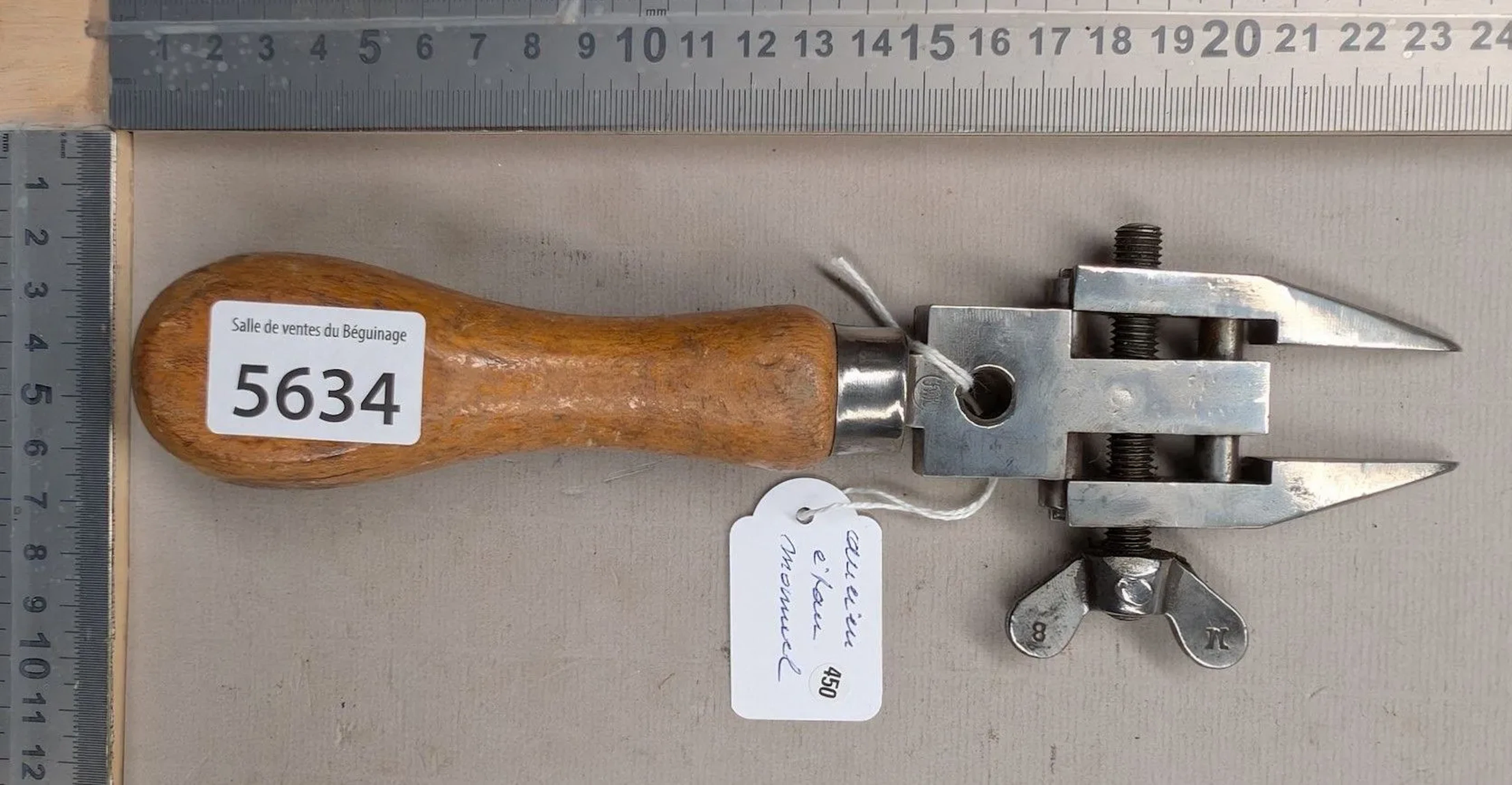 Vintage manual vise - See photos for dimensions and condition