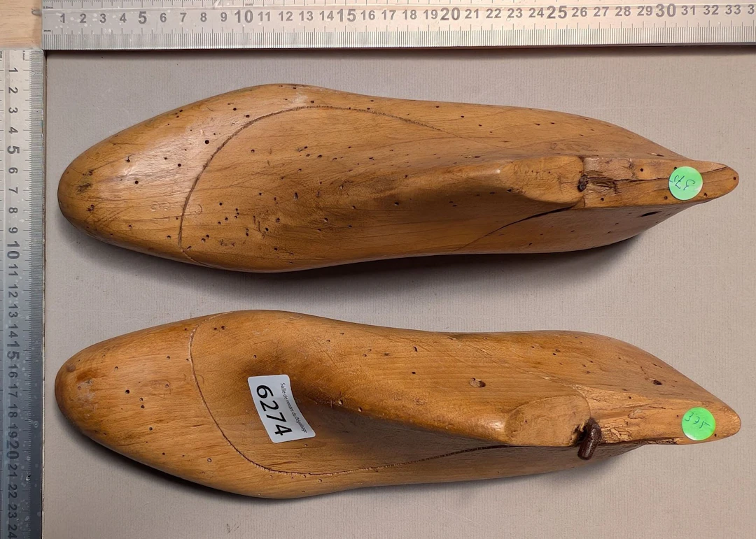 A pair of wooden shoe lasts—see photos for dimensions and condition