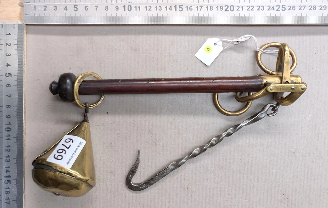 Antique 18th-century Roman-style scale—see photos for dimensions and condition