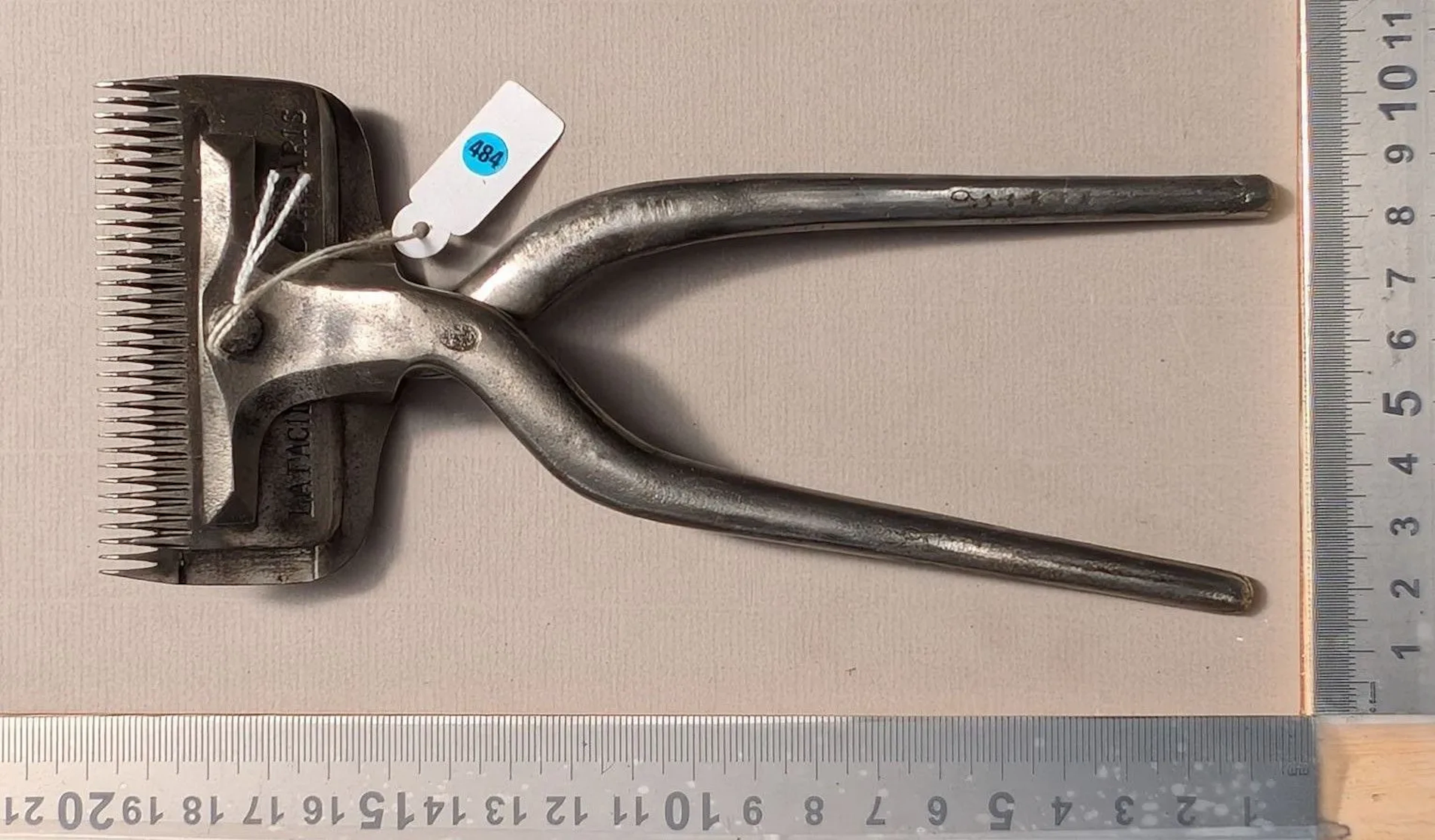 1 vintage mechanical lawn mower—see photos for dimensions and condition