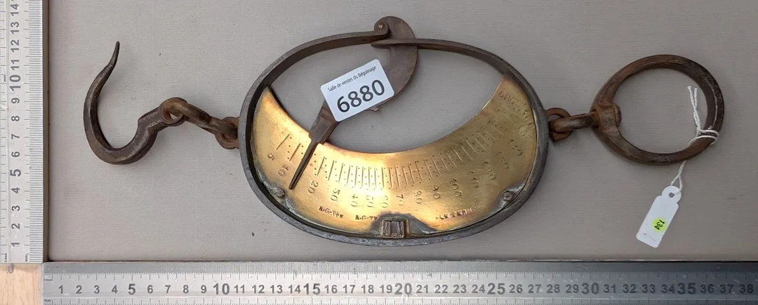 1 antique steel and brass hook scale—see photos for dimensions and condition