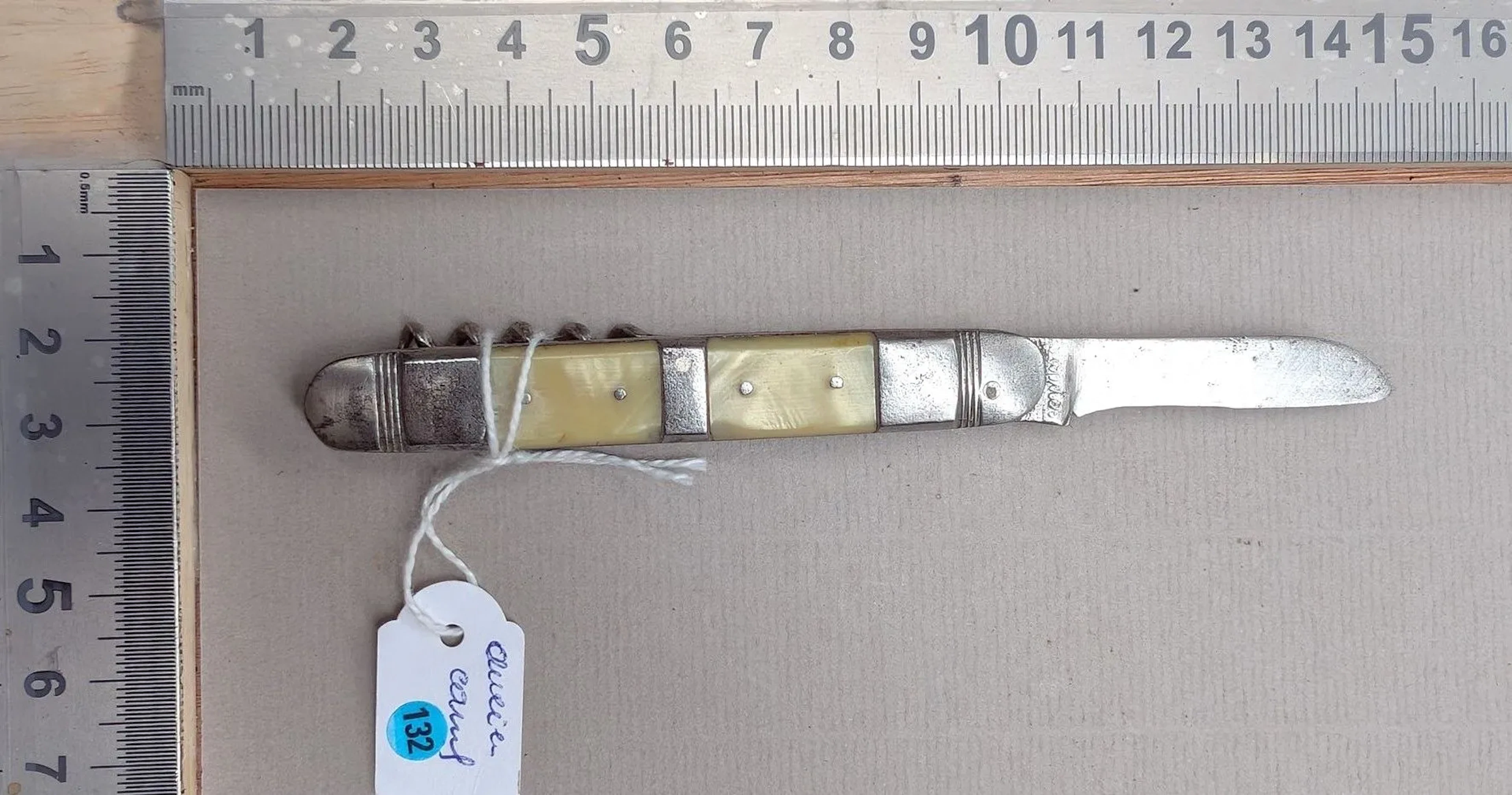 Antique pocket knife with 2 blades + corkscrew - See photos for dimensions