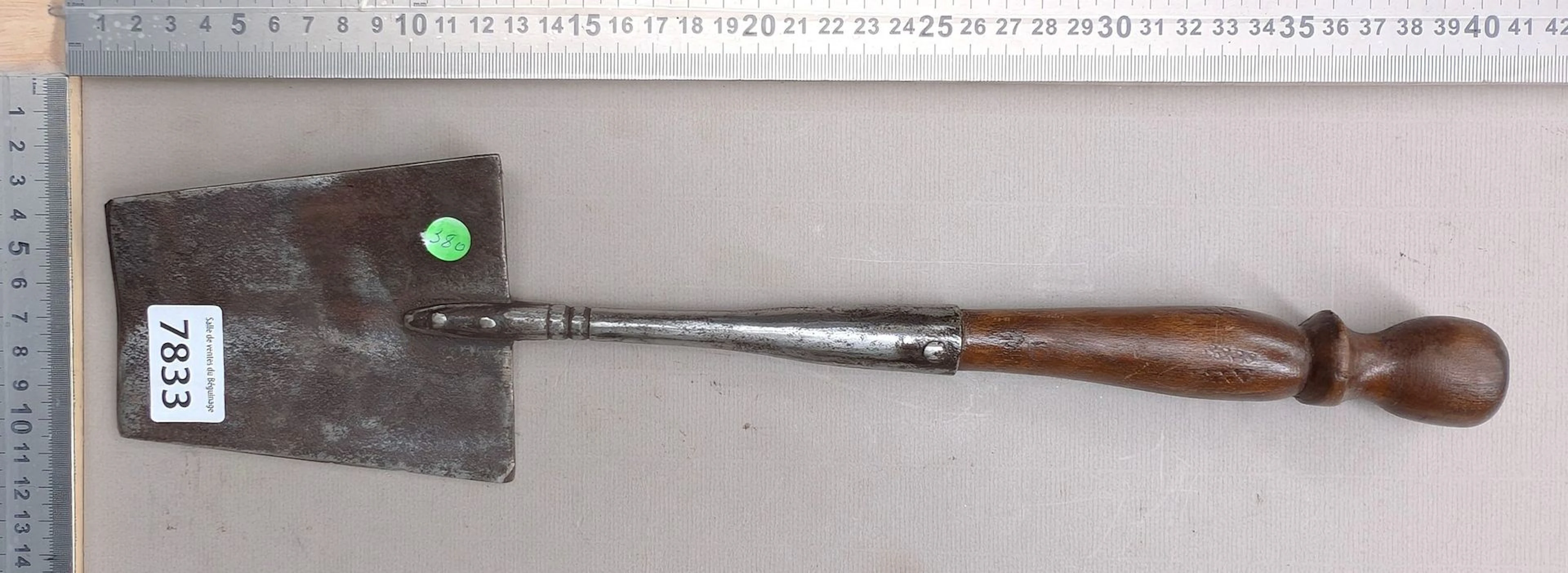 Cute little 18th-century shovel—see photos for dimensions and condition